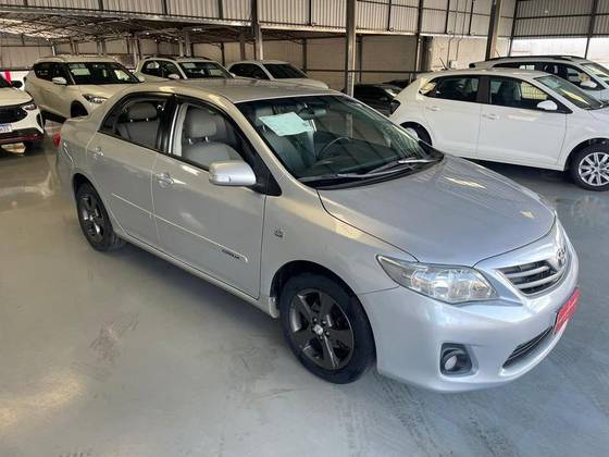 TOYOTA COROLLA 1.8 GLI 16V FLEX 4P AUTOMÁTICO TOYOTA COROLLA 1.8 GLI 16V FLEX 4P AUTOMÁTICO